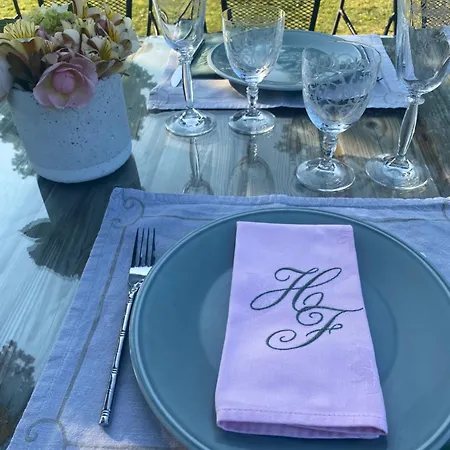 L'hirondelle Du Faubourg Privat bolig Saudemont