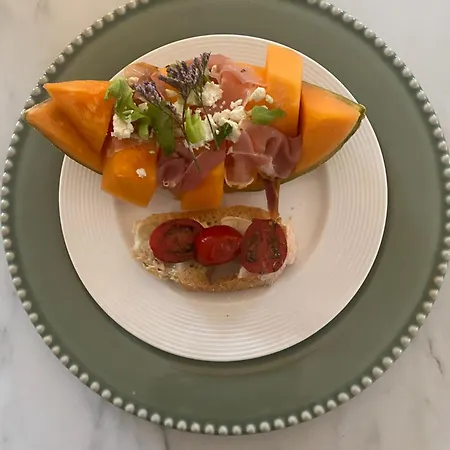 L'hirondelle Du Faubourg *