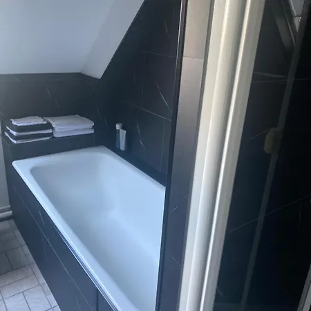 L'hirondelle Du Faubourg Privat bolig Saudemont