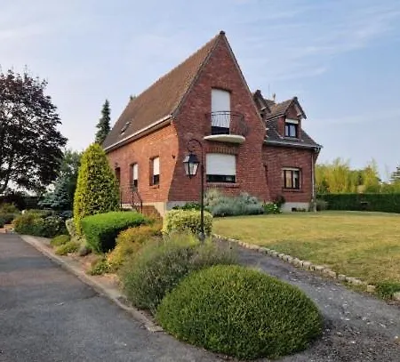 L'hirondelle Du Faubourg *