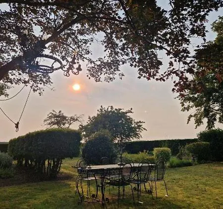 L'hirondelle Du Faubourg Privat bolig Saudemont