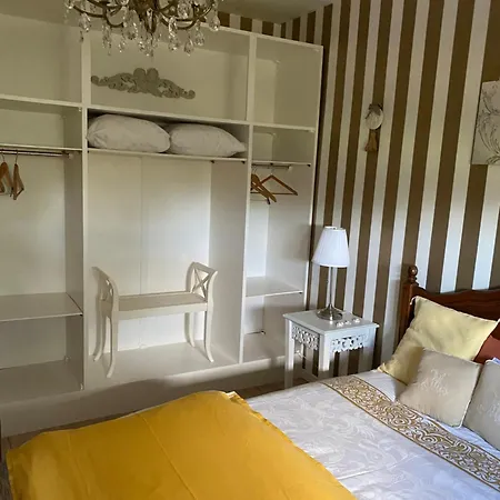 L'hirondelle Du Faubourg Privat bolig Saudemont