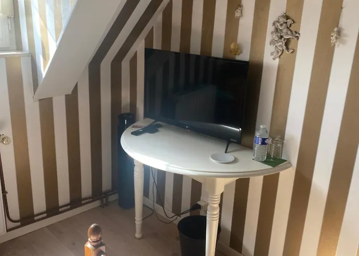 L'hirondelle Du Faubourg * Saudemont