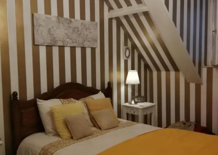 Alloggio in famiglia L'hirondelle Du Faubourg *