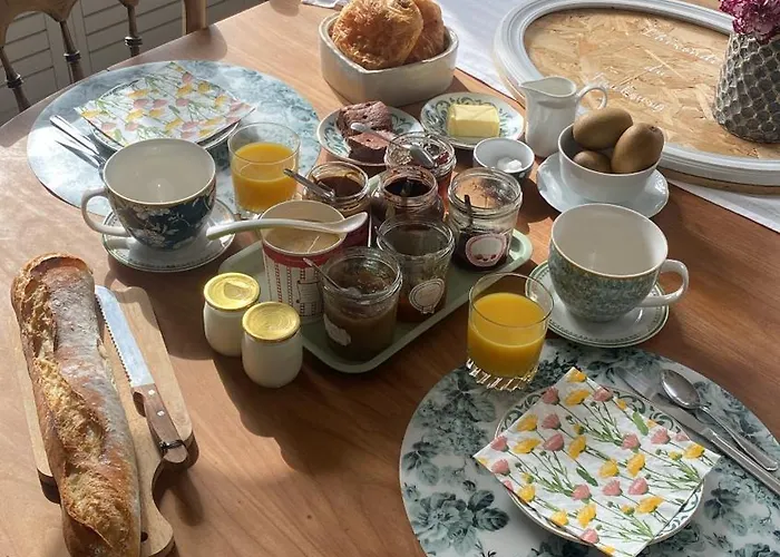 L'hirondelle Du Faubourg Saudemont