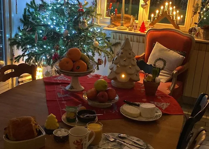 L'hirondelle Du Faubourg