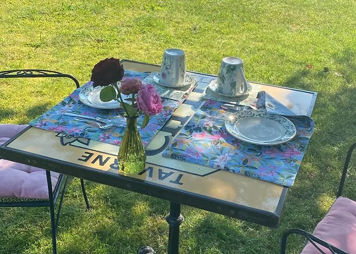 Alloggio in famiglia L'hirondelle Du Faubourg Saudemont