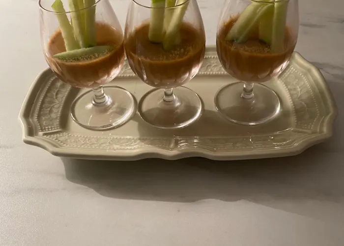 L'hirondelle Du Faubourg Alloggio in famiglia *