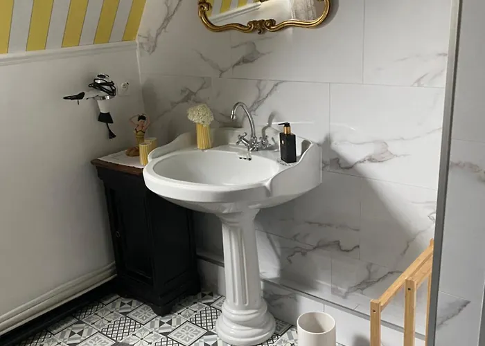 Alloggio in famiglia L'hirondelle Du Faubourg *